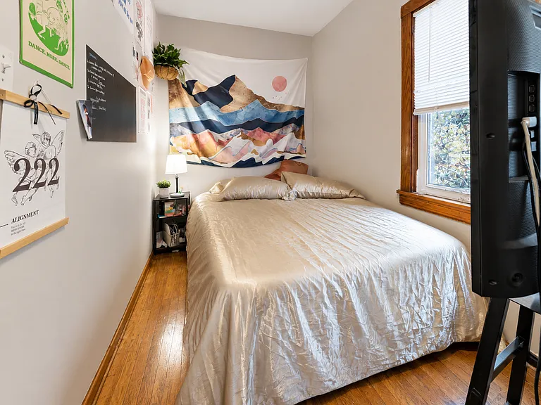 1037 N Honore St #2F — Photo 11