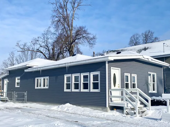 611 E Michigan Ave, Grayling, MI 49738