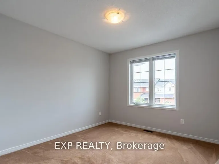 282 Macoun Cir — Photo 14