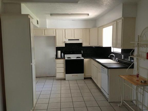 3rd image of 1114 Polaris Dr