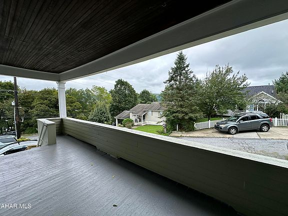 3rd image of 2408 12th Ave