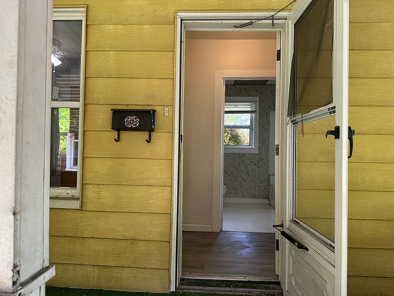 353 Harris St — Photo 7