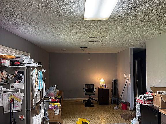 4th image of 224 Elliott St