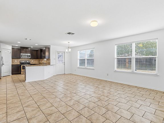 5th image of 3906 Medina Branch