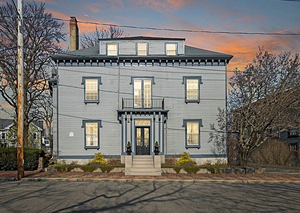 1st image of 78 Washington Sq E Unit 1