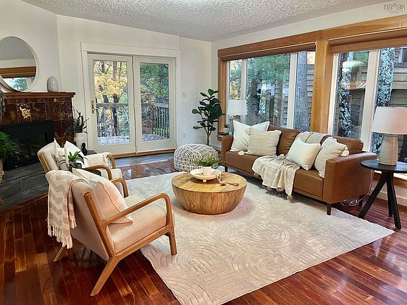 3rd image of 24 Birchview Dr