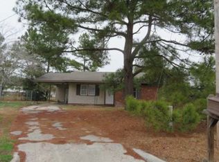 202 Thurlow St, Red Springs, NC 28377