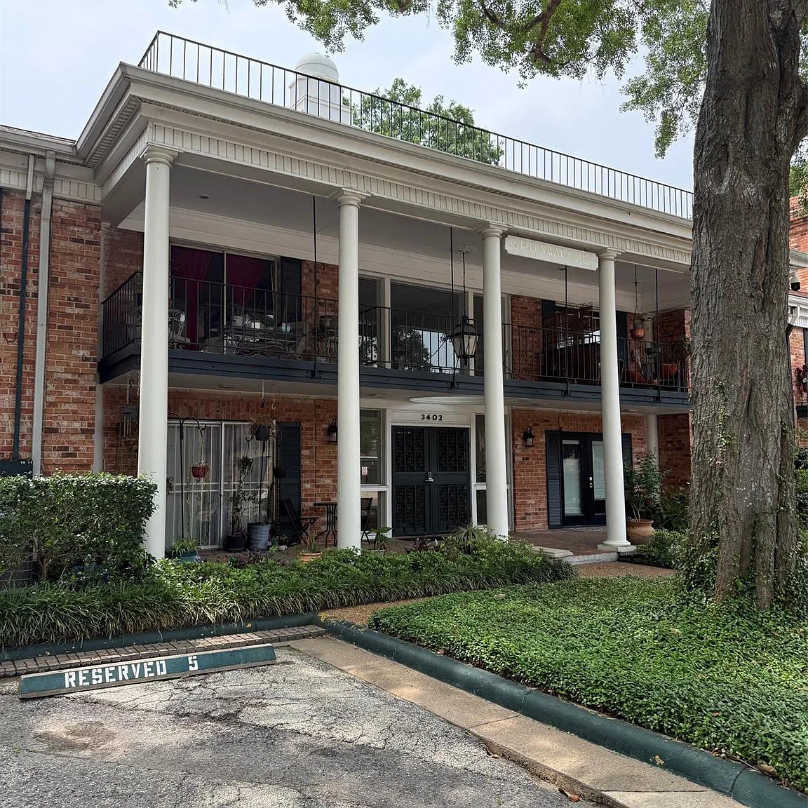 2 bed, 1.0 bath, 1026 sqft, $1,250 — Photo 1
