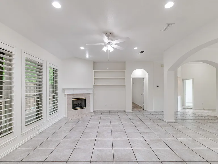 1131 Indy Ct — Photo 8