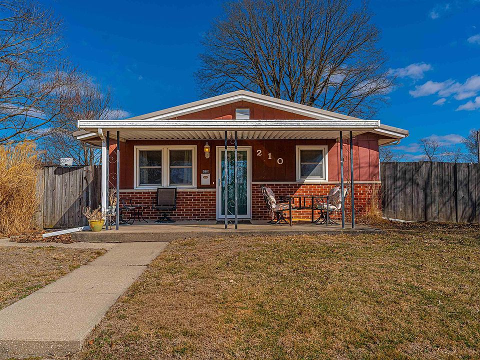 1st image of 210 Willard Ave