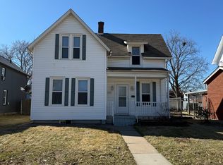 1633 10th St, Moline, IL 61265