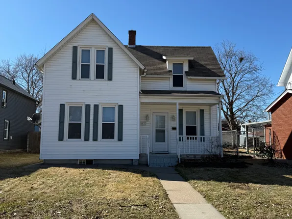 1633 10th St, Moline, IL 61265