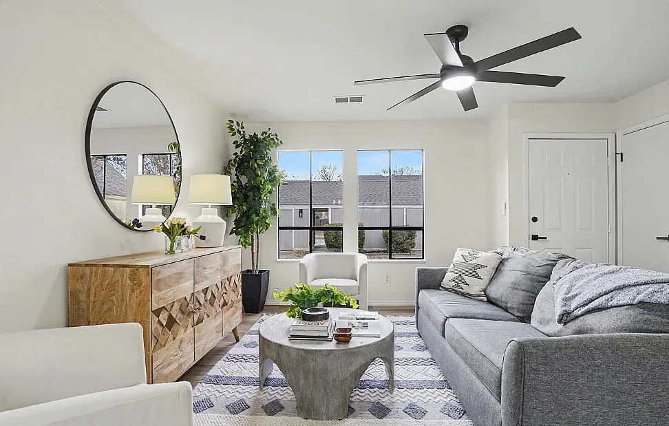 2 bed, 1800 sqft, $1,304 — Photo 1