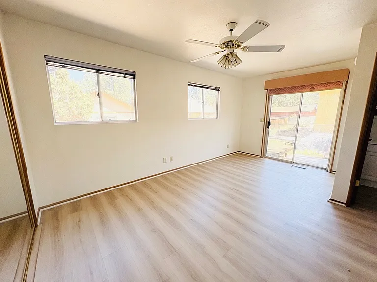 344 Downey Dr — Photo 18