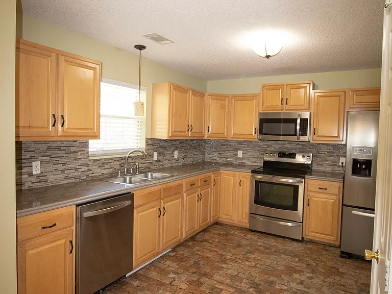 1103 Wigwam Ct — Photo 3