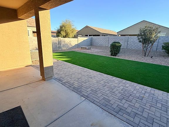 5th image of 36439 W Pampoloma Ave