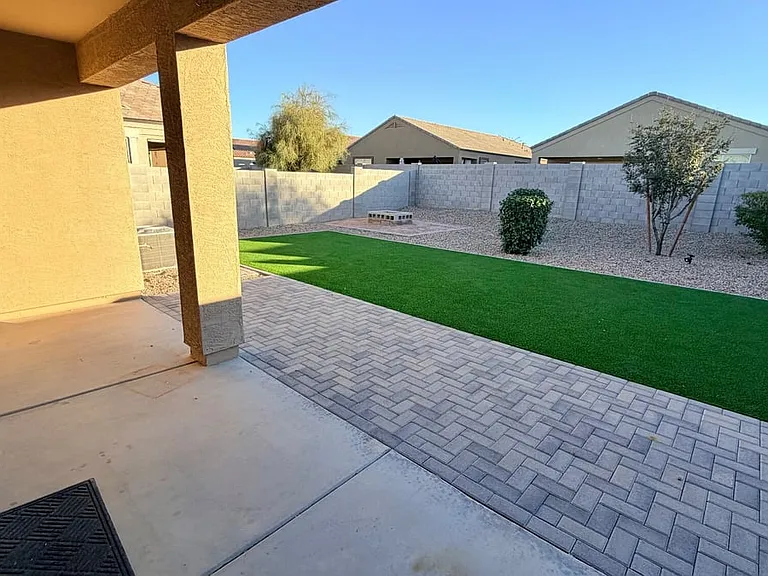 36439 W Pampoloma Ave — Photo 5