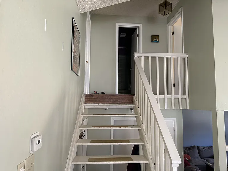2633 Sherwood Cir — Photo 9