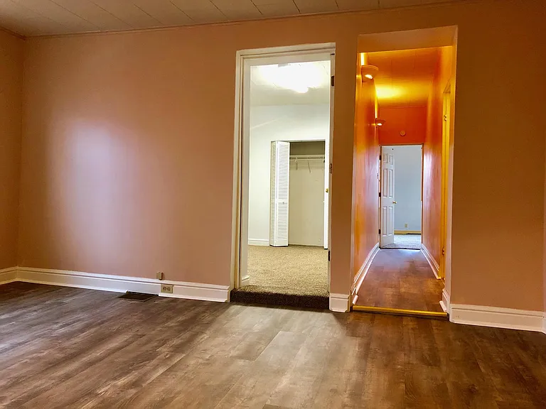 79 S 19th St #2 — Photo 3