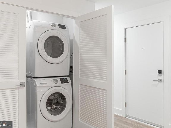 5th image of 1931 E Huntingdon St #2