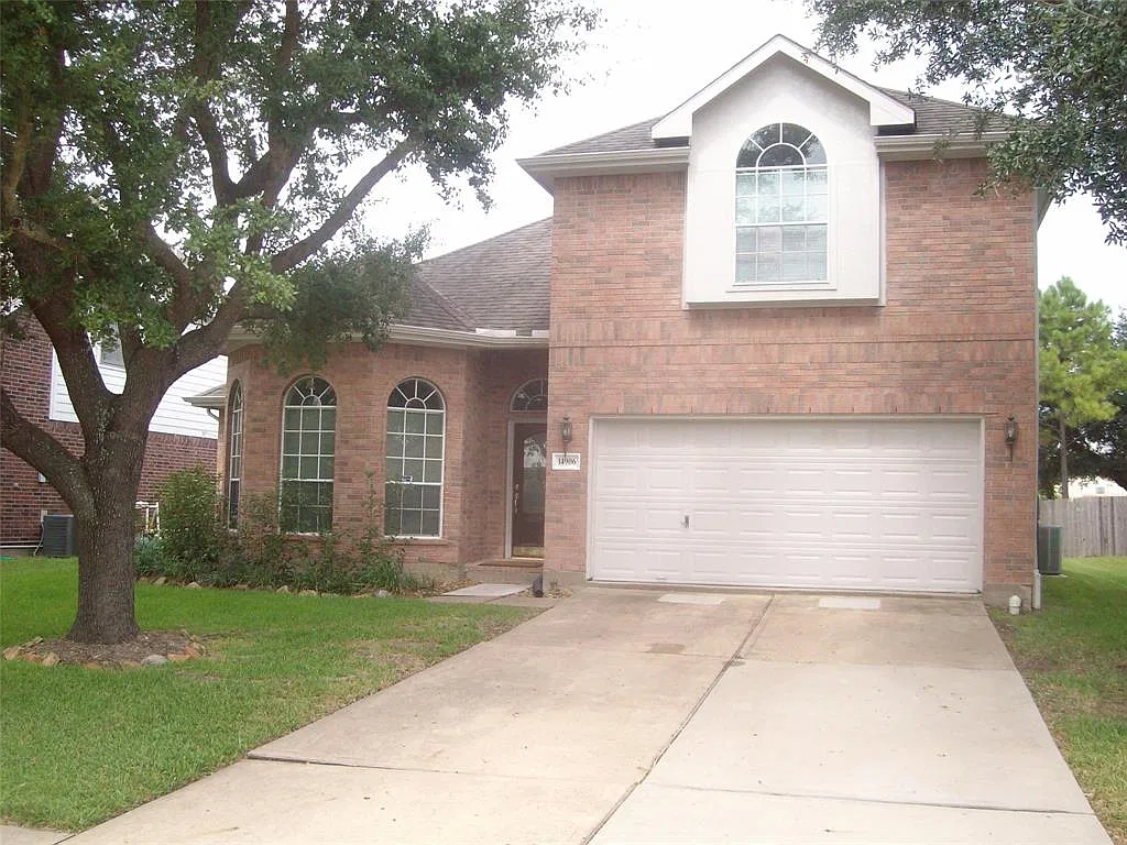 3 bed, 2330 sqft, $2,500 — Photo 2