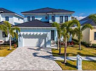 6530 Simone Shores Cir, Apollo Beach, FL 33572