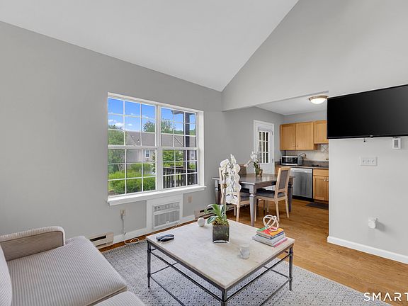 5th image of 33 Glen Ridge Court #33