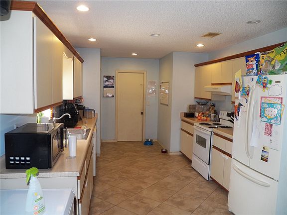 3rd image of 2231 NE 21st Ave
