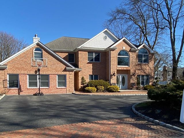 1st image of 31 Constance Ct