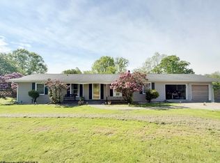 88 Cardinal Ln, Grafton, WV 26354