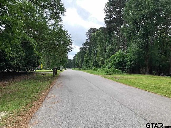 3rd image of N Lakeview Dr
