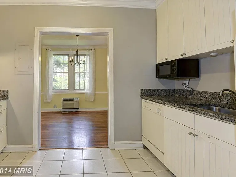 Kitchen to dining room