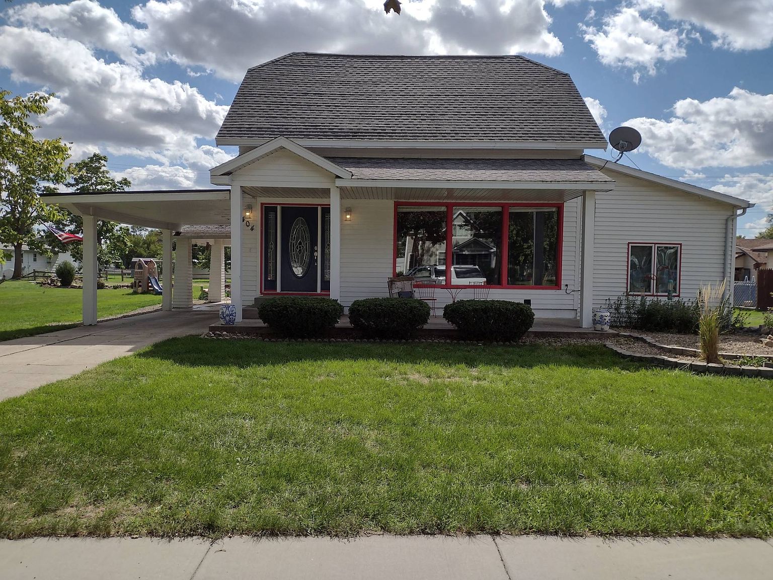 404 E Main St, Parkston, SD 57366 Zillow