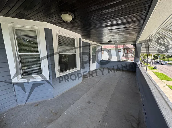 2 bed, 1.0 bath, 900 sqft, $997 — Photo 3