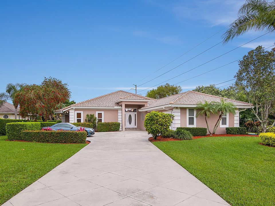 18586 Lakeside Gardens Drive