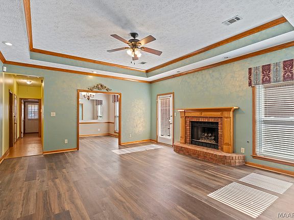 3rd image of 1715 Pebble Creek Dr