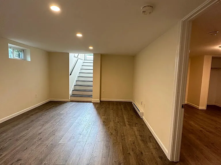 12 Grant St #1 — Photo 4