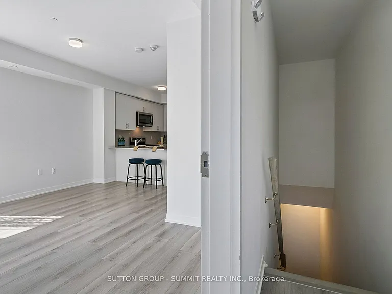 3556 Colonial Dr #16 — Photo 3