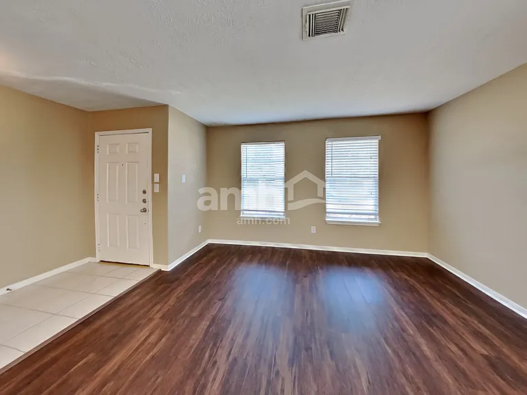 5215 Lavender Ln — Photo 6