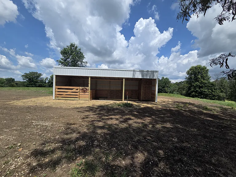 1611 N Dozier Station Rd — Photo 24