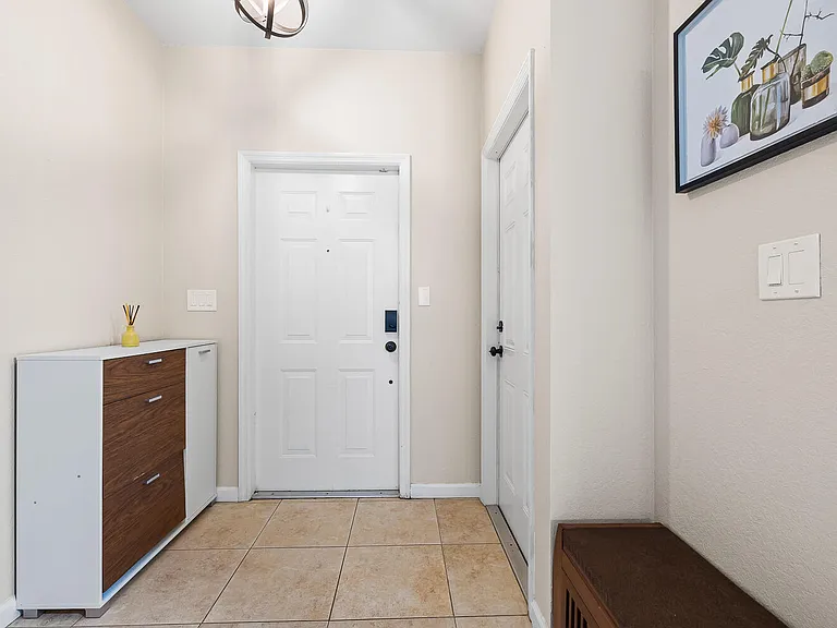 8313 Santa Monica Ter #8313 — Photo 16