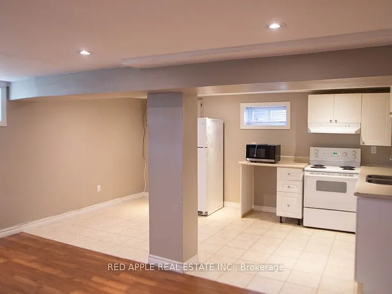 126 Longford Dr — Photo 6