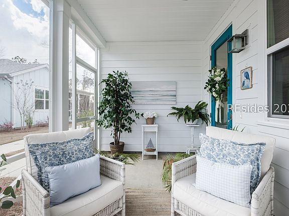 3rd image of 171 Tropics Ave