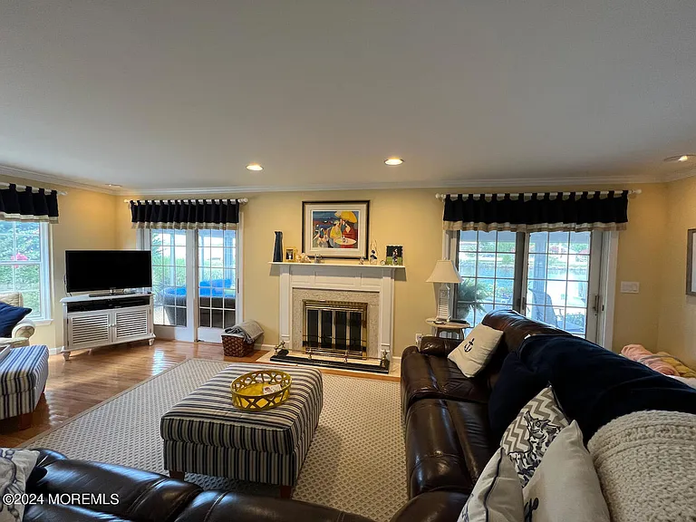 980 Barnegat Ln — Photo 13