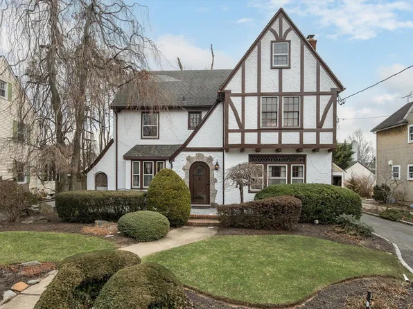 605 N Village Avenue, Rockville Centre, NY 11570