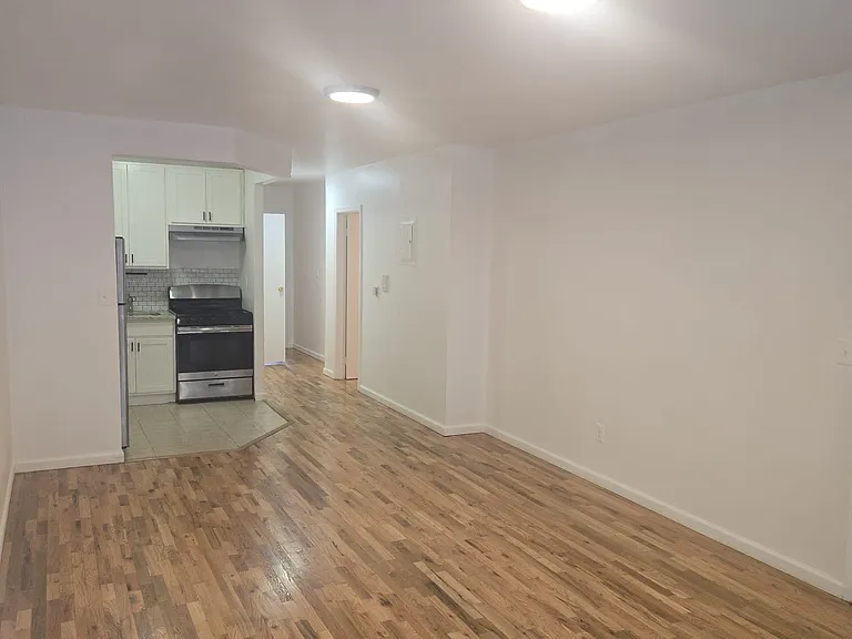 9 Hunterfly Pl #C1 — Photo 8