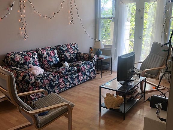 4th image of 6023 Waterman Blvd APT 2E