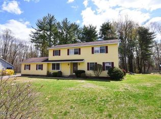 8 Raspberry Dr, Malta, NY 12020