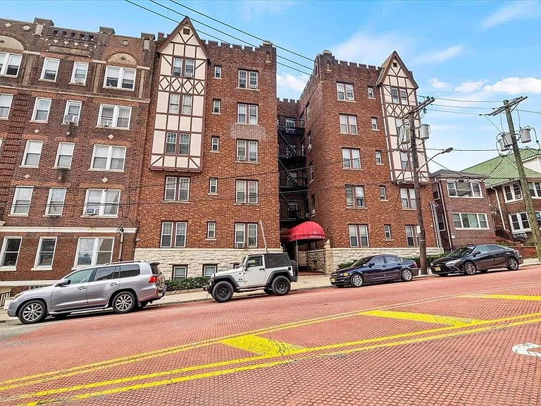 6015 Boulevard E #D4 — Photo 13