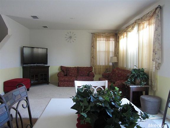 3rd image of 2664 Heirloom Way